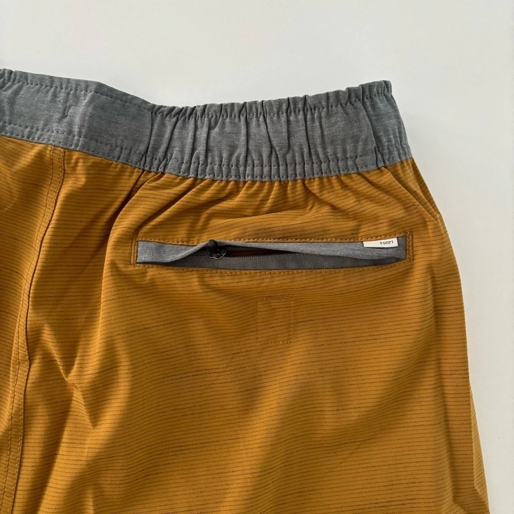 Vuori 7.5” Banks Short Unlined Men’s Size XXL Dark Golden Slub Stripe New